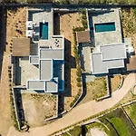 Вилла Nevermind Vacations Villab *